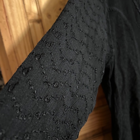 Flower Embroidery Black Blouse - Picture 5 of 6